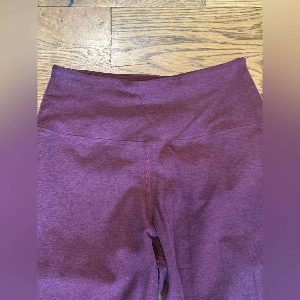 Year of Ours. Everyday Yoga Legging. Sangria. Size Small. - Picture 4 of 6